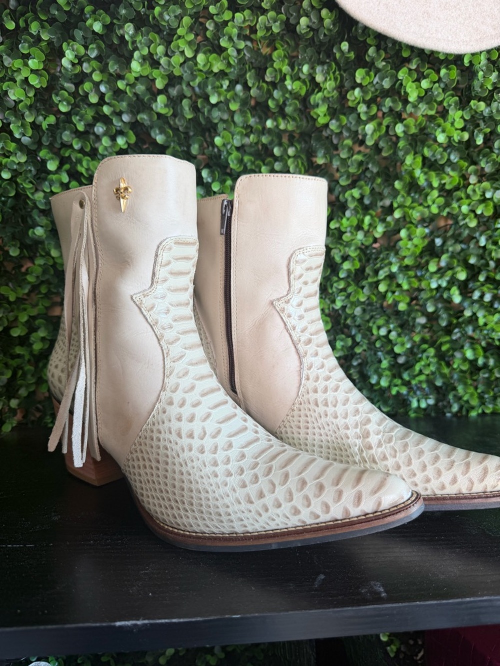 Fringe Cream Textured Western Boots